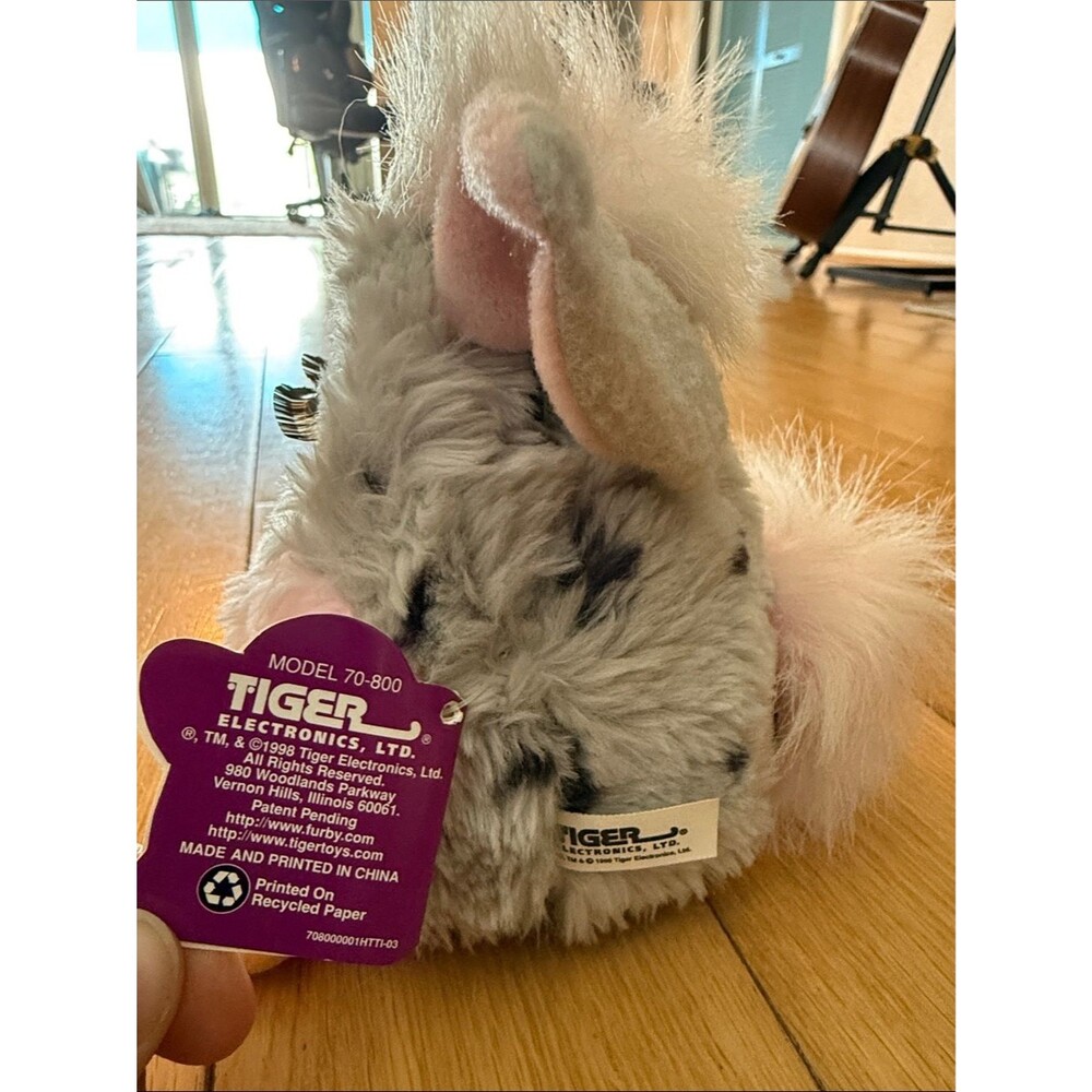 1998 Pink Snow Leopard Furby with tags (Working) generation 1 vintage - Picture 3 of 5